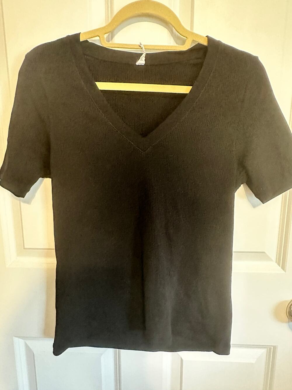 Athleta Women's Short-Sleeved Ribbed V-Neck Seamless Tee Large